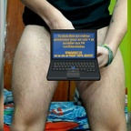 Mec en couple avec la bite lourde