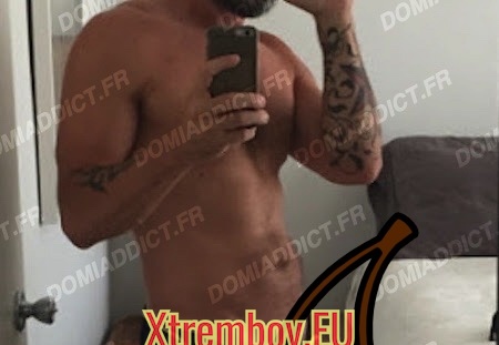 Maître C. recherche un larbin