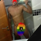 Mec région de Lyon adore donner du plaisir au partenaire